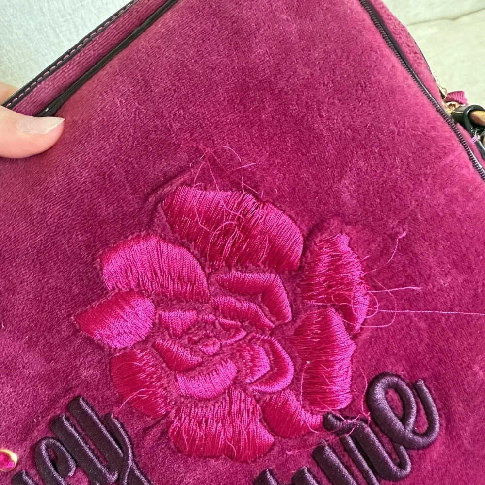 Juicy Couture threading flower